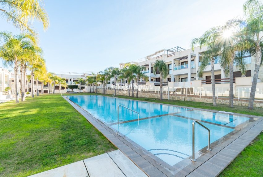 Wederverkoop - APPARTEMENT -
ORIHUELA COSTA - Costa Blanca