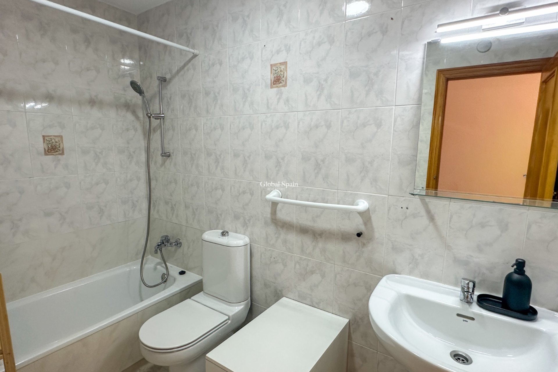 Wederverkoop - APPARTEMENT -
ORIHUELA COSTA - Costa Blanca