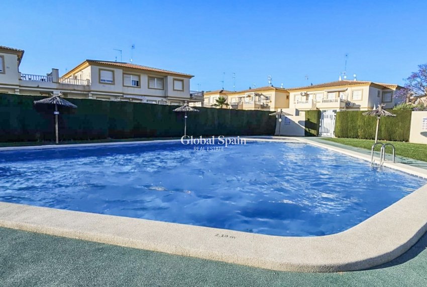 Wederverkoop - APPARTEMENT -
ORIHUELA COSTA - Costa Blanca