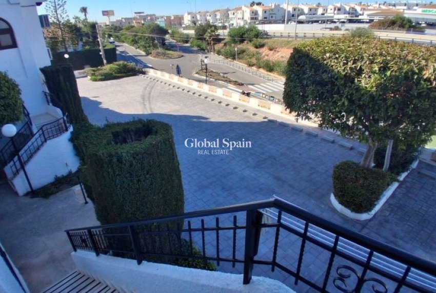 Wederverkoop - APPARTEMENT -
ORIHUELA COSTA - Costa Blanca