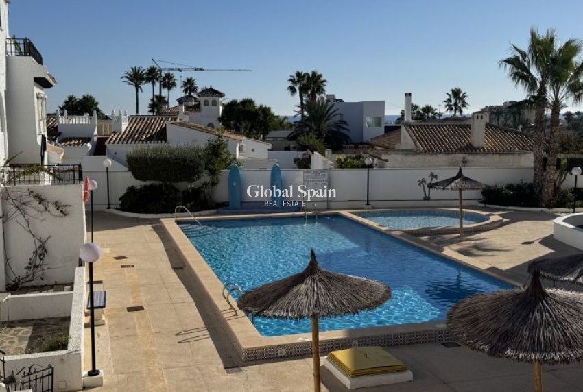 Wederverkoop - APPARTEMENT -
ORIHUELA COSTA - Costa Blanca