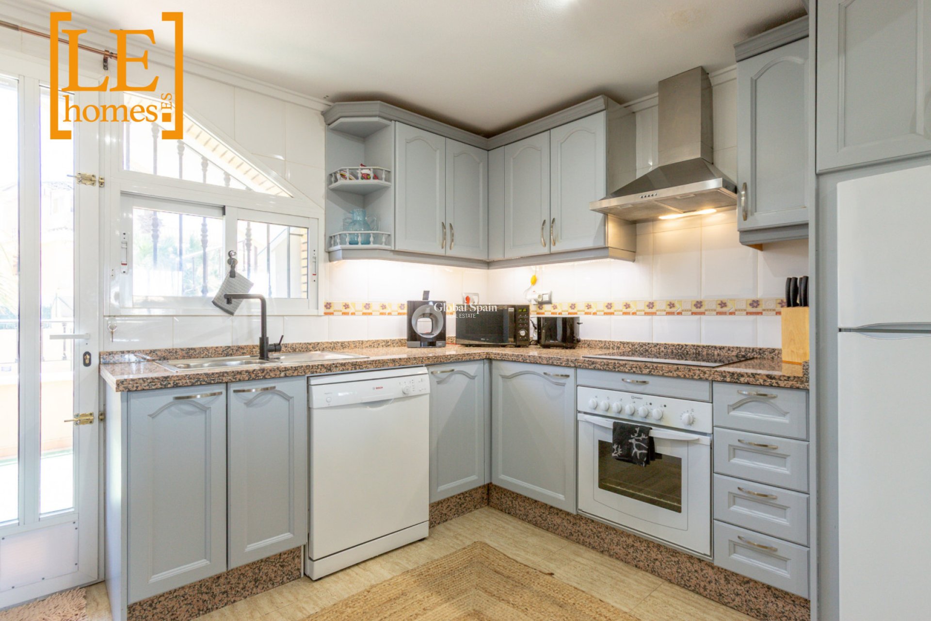 Wederverkoop - APPARTEMENT -
ORIHUELA COSTA - Costa Blanca