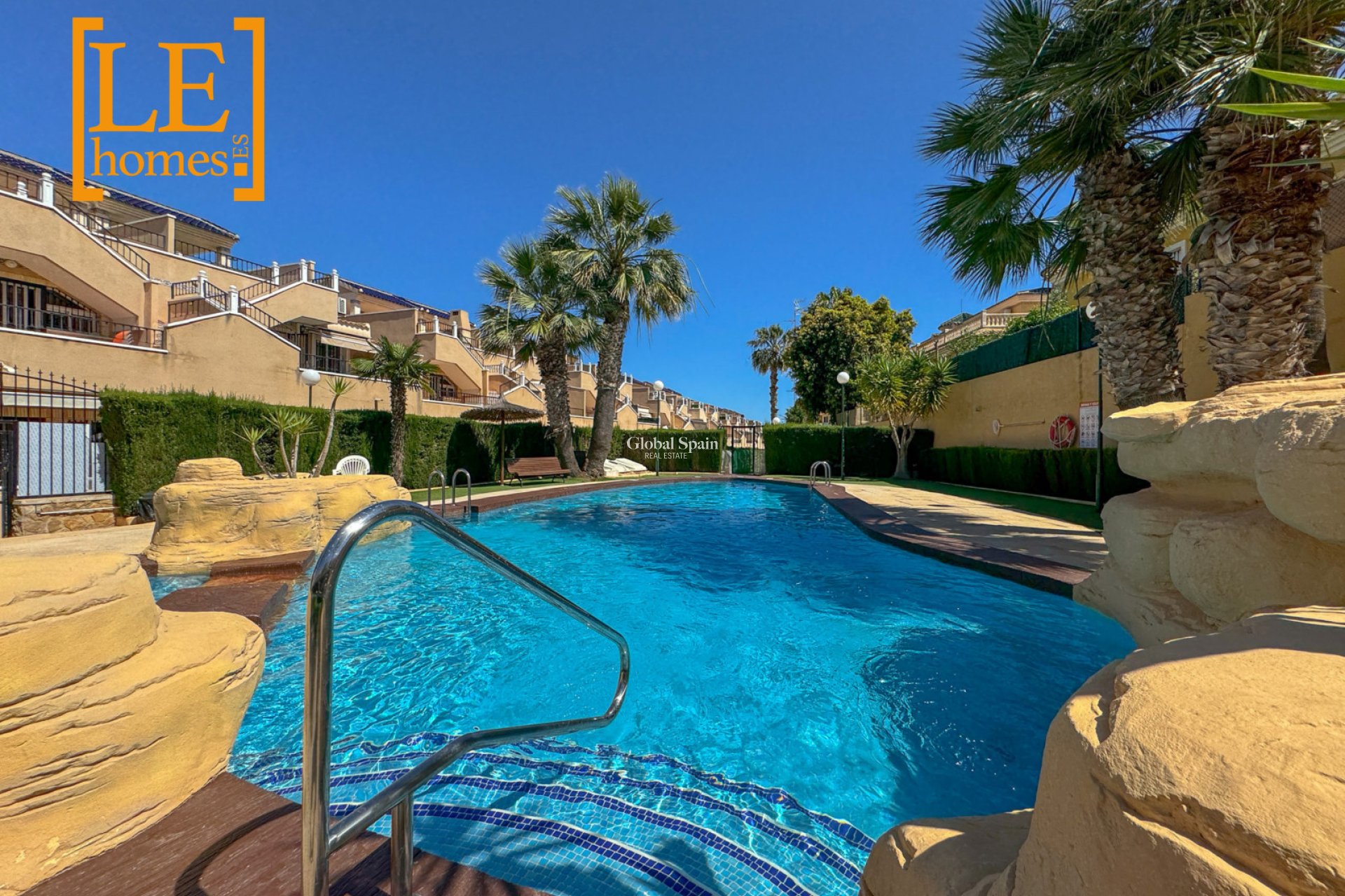 Wederverkoop - APPARTEMENT -
ORIHUELA COSTA - Costa Blanca