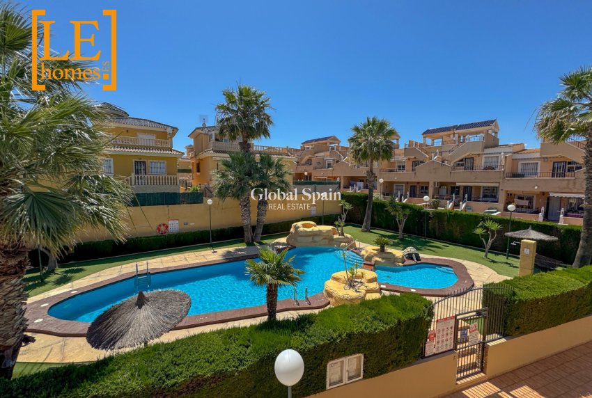 Wederverkoop - APPARTEMENT -
ORIHUELA COSTA - Costa Blanca