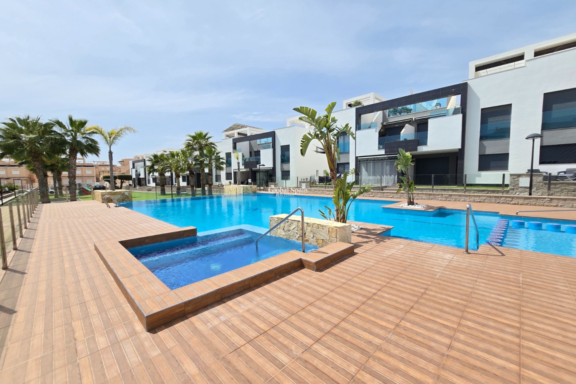 Wederverkoop - APPARTEMENT -
ORIHUELA COSTA - Costa Blanca