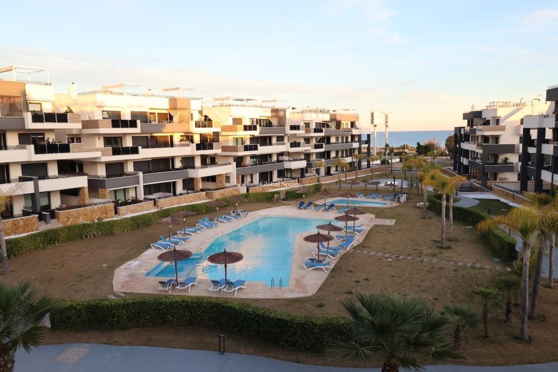 Wederverkoop - APPARTEMENT -
ORIHUELA COSTA - Costa Blanca