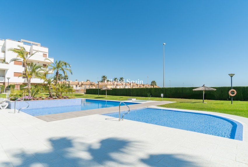 Wederverkoop - APPARTEMENT -
ORIHUELA COSTA - Costa Blanca