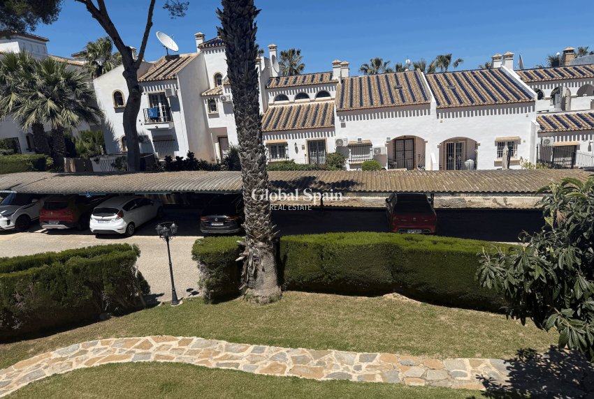 Wederverkoop - APPARTEMENT -
ORIHUELA COSTA - Costa Blanca