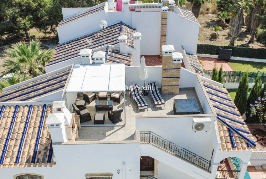 Wederverkoop - APPARTEMENT -
ORIHUELA COSTA - Costa Blanca