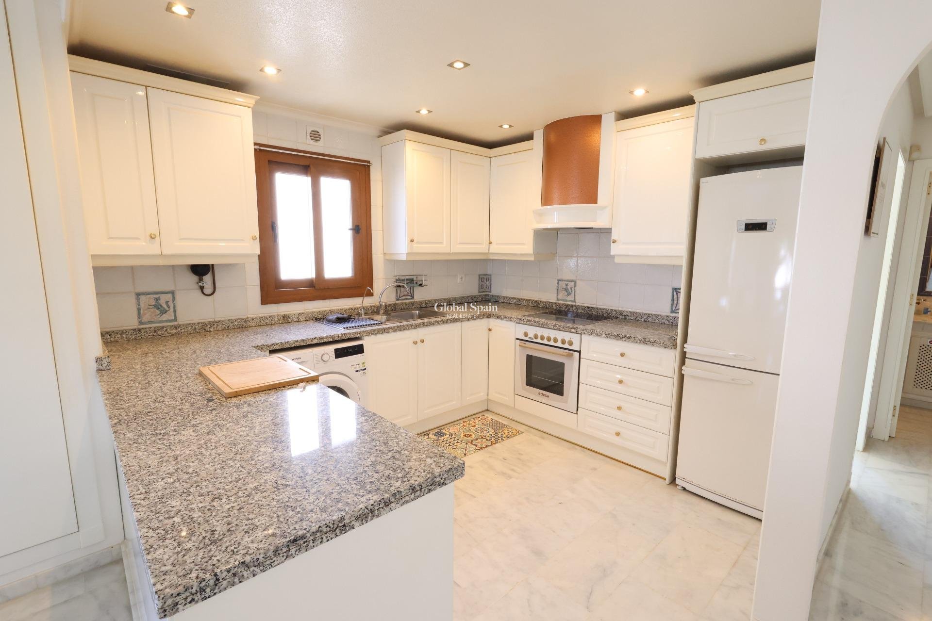 Wederverkoop - APPARTEMENT -
ORIHUELA COSTA - Costa Blanca