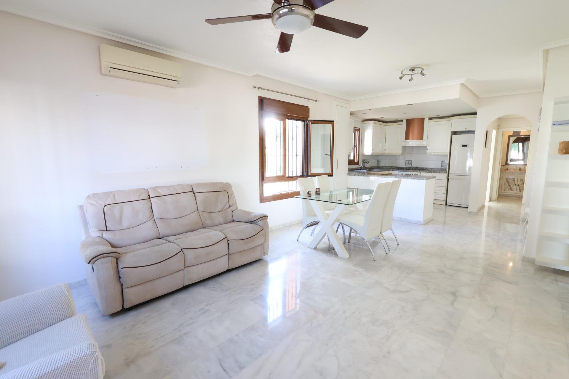 Wederverkoop - APPARTEMENT -
ORIHUELA COSTA - Costa Blanca