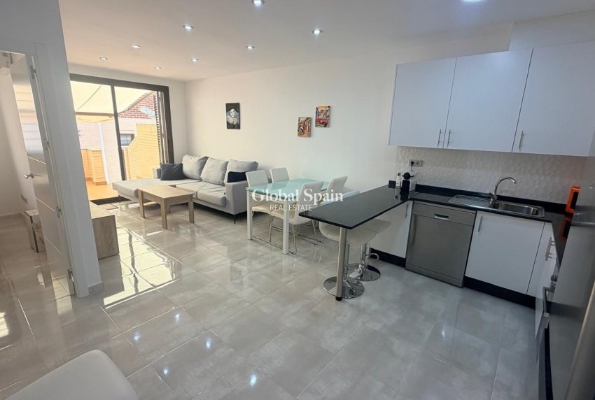 Wederverkoop - APPARTEMENT -
ORIHUELA COSTA - Costa Blanca