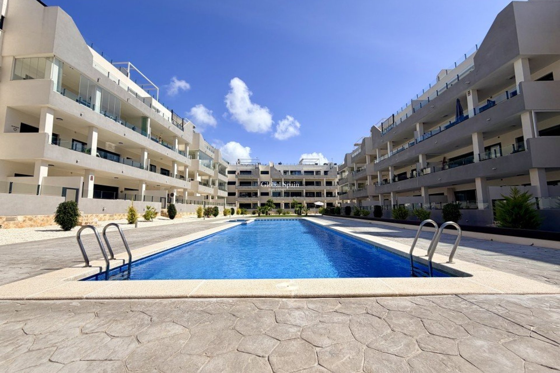 Wederverkoop - APPARTEMENT -
ORIHUELA COSTA - Costa Blanca