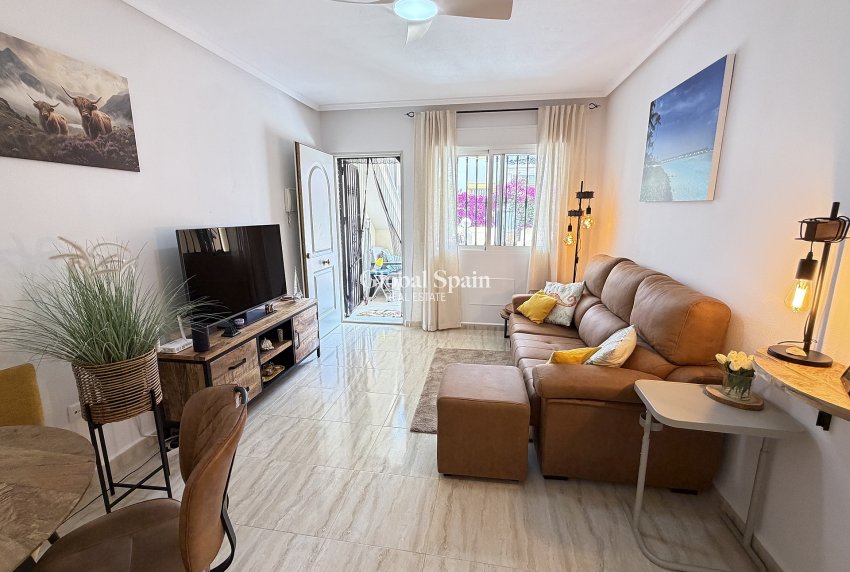 Wederverkoop - APPARTEMENT -
ORIHUELA COSTA - Costa Blanca