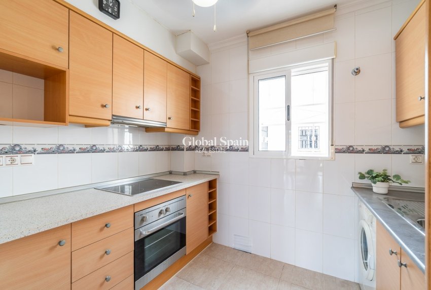 Wederverkoop - APPARTEMENT -
ORIHUELA COSTA - Costa Blanca