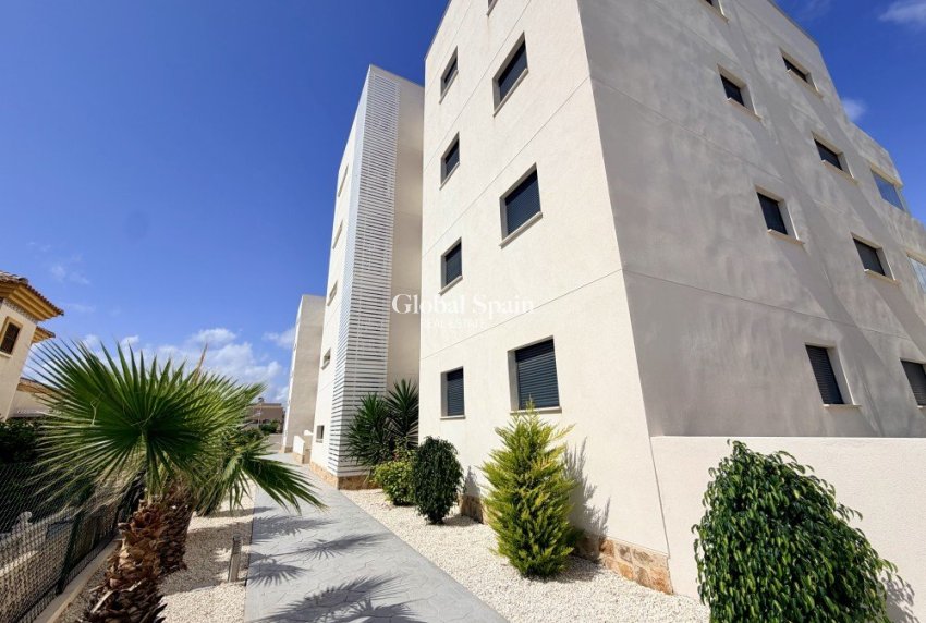 Wederverkoop - APPARTEMENT -
ORIHUELA COSTA - Costa Blanca