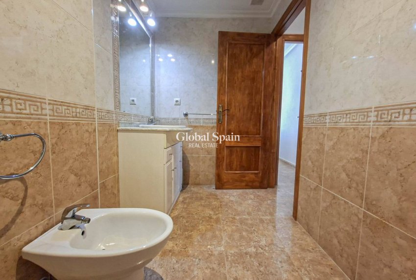 Wederverkoop - APPARTEMENT -
ORIHUELA COSTA - Costa Blanca