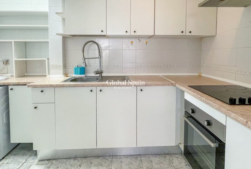 Wederverkoop - APPARTEMENT -
ORIHUELA COSTA - Costa Blanca