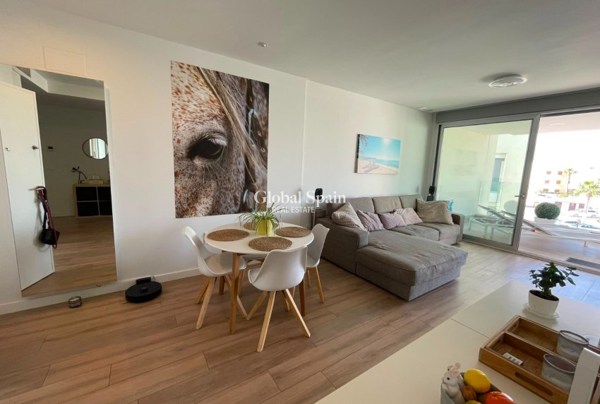 Wederverkoop - APPARTEMENT -
ORIHUELA COSTA - Costa Blanca