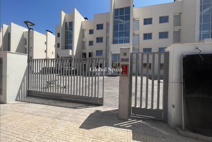 Wederverkoop - APPARTEMENT -
ORIHUELA COSTA - Costa Blanca