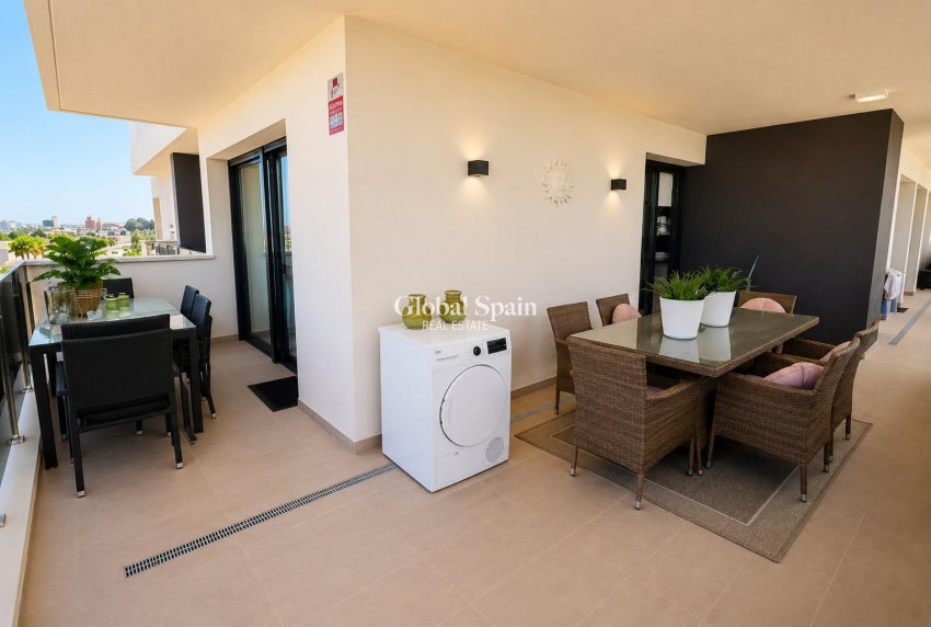 Wederverkoop - APPARTEMENT -
ORIHUELA COSTA - Costa Blanca