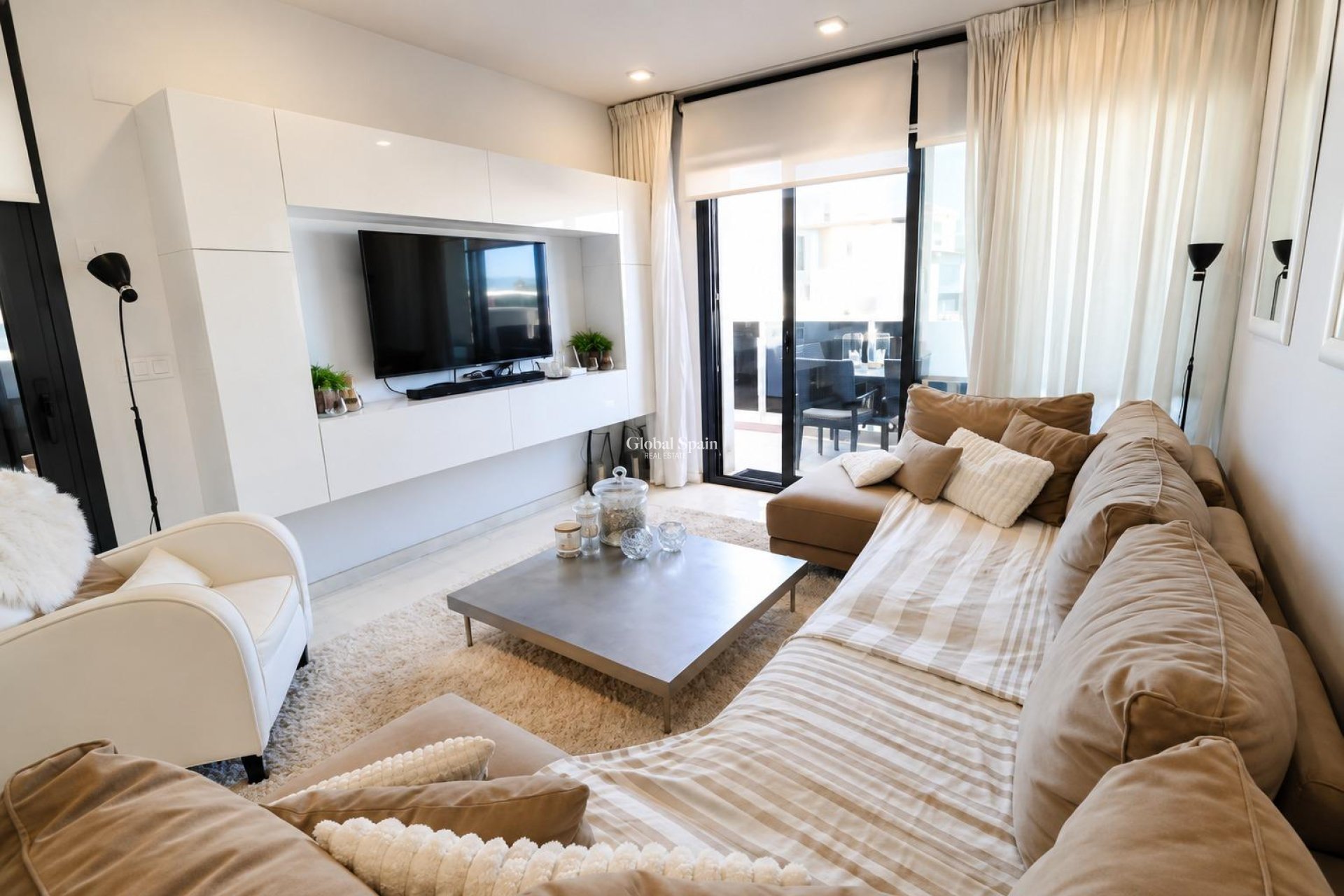 Wederverkoop - APPARTEMENT -
ORIHUELA COSTA - Costa Blanca