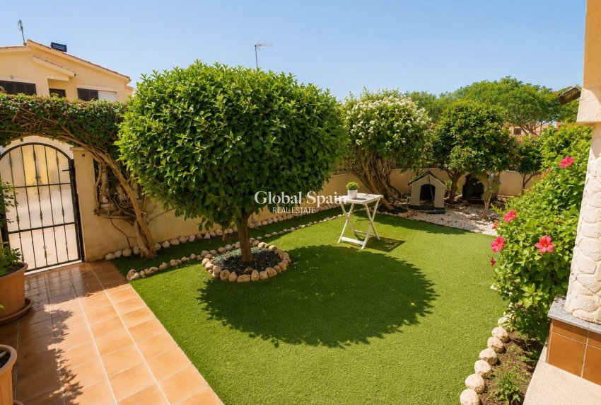 Wederverkoop - APPARTEMENT -
ORIHUELA COSTA - Costa Blanca
