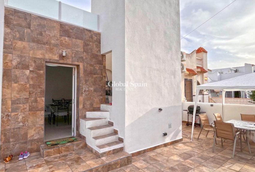 Wederverkoop - APPARTEMENT -
ORIHUELA COSTA - Costa Blanca