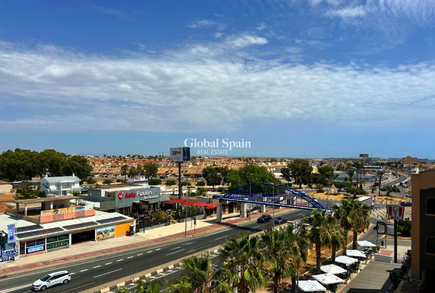 Wederverkoop - APPARTEMENT -
ORIHUELA COSTA - Costa Blanca