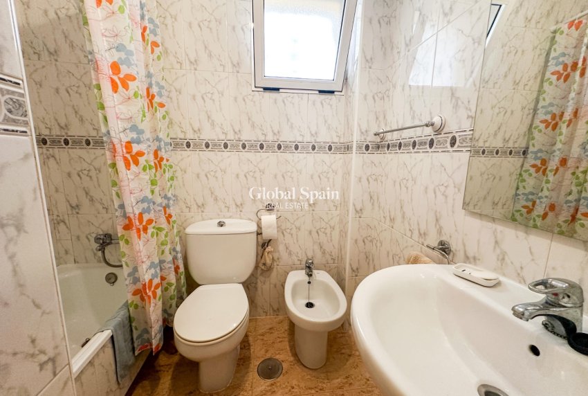 Wederverkoop - APPARTEMENT -
ORIHUELA COSTA - Costa Blanca