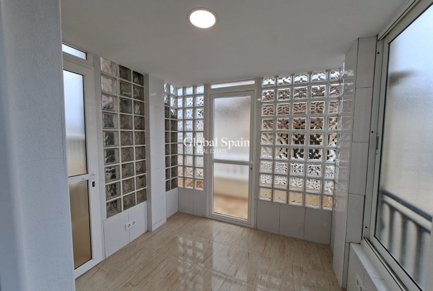 Wederverkoop - APPARTEMENT -
ORIHUELA COSTA - Costa Blanca