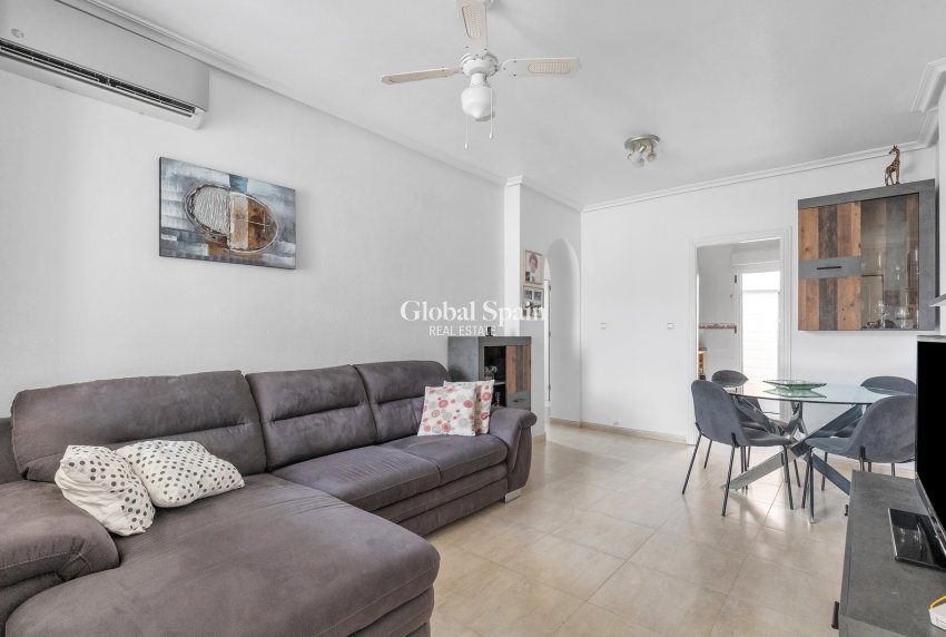 Wederverkoop - APPARTEMENT -
ORIHUELA COSTA - Costa Blanca