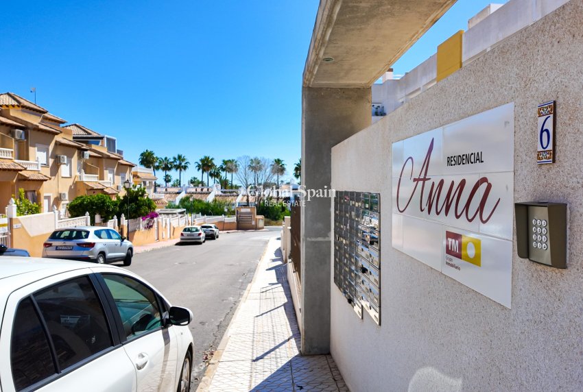 Wederverkoop - APPARTEMENT -
ORIHUELA COSTA - Costa Blanca