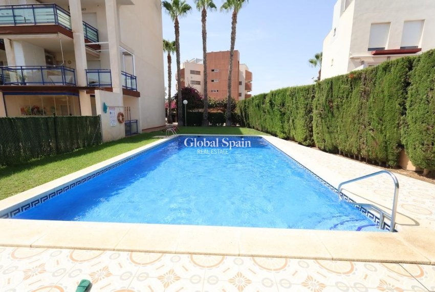 Wederverkoop - APPARTEMENT -
ORIHUELA COSTA - Costa Blanca