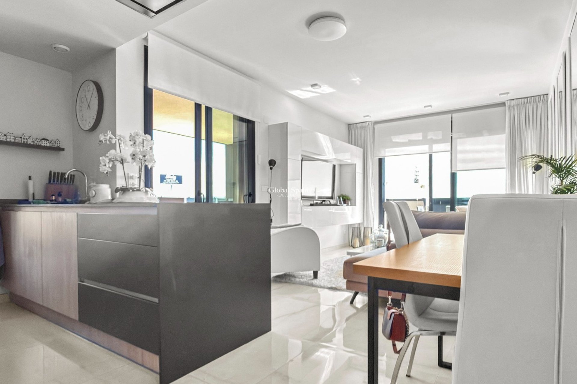 Wederverkoop - APPARTEMENT -
ORIHUELA COSTA - Costa Blanca
