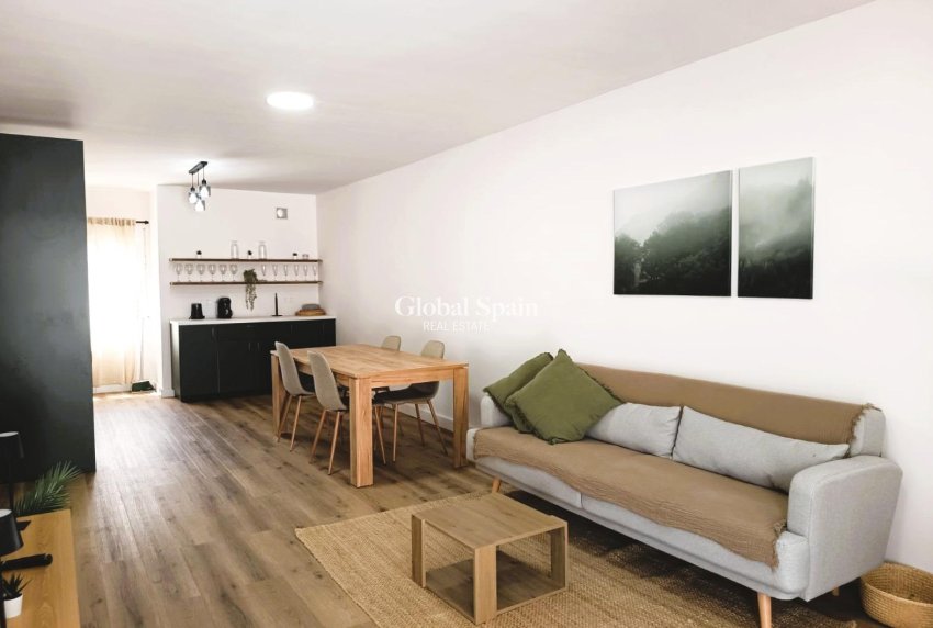 Wederverkoop - APPARTEMENT -
ORIHUELA COSTA - Costa Blanca