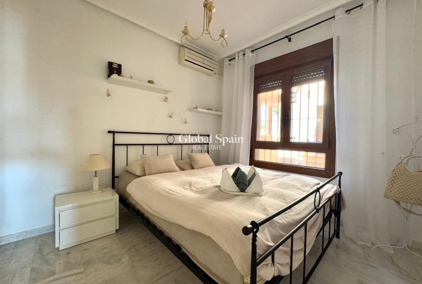 Wederverkoop - APPARTEMENT -
ORIHUELA COSTA - Costa Blanca