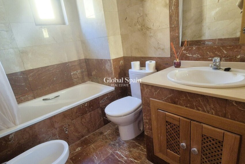 Wederverkoop - APPARTEMENT -
ORIHUELA COSTA - Costa Blanca
