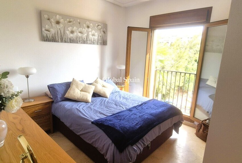 Wederverkoop - APPARTEMENT -
ORIHUELA COSTA - Costa Blanca