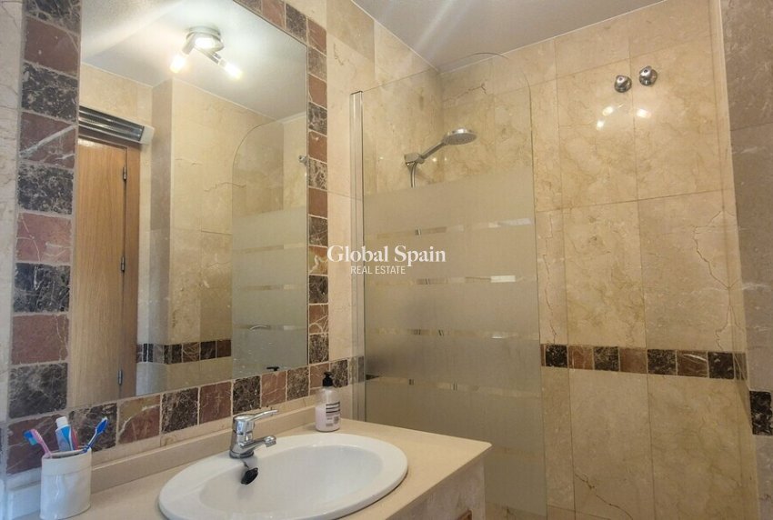 Wederverkoop - APPARTEMENT -
ORIHUELA COSTA - Costa Blanca