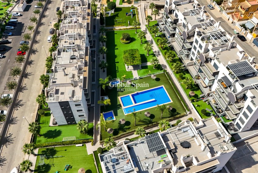 Wederverkoop - APPARTEMENT -
ORIHUELA COSTA - Costa Blanca
