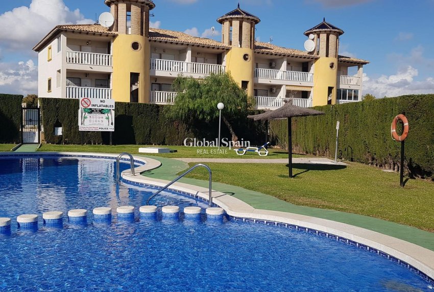 Wederverkoop - APPARTEMENT -
ORIHUELA COSTA - Costa Blanca