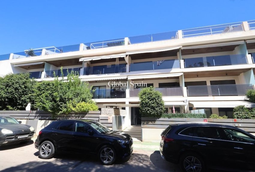 Wederverkoop - APPARTEMENT -
ORIHUELA COSTA - Costa Blanca