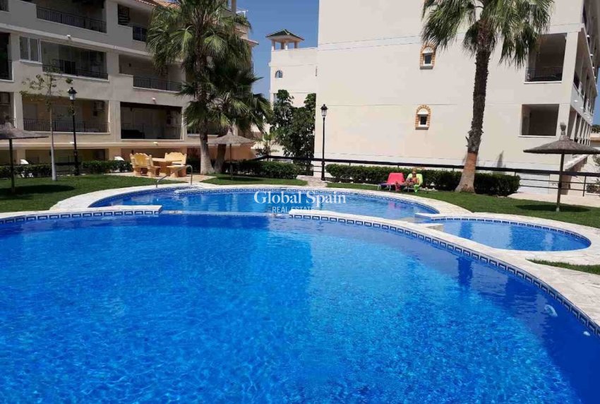 Wederverkoop - APPARTEMENT -
ORIHUELA COSTA - Costa Blanca