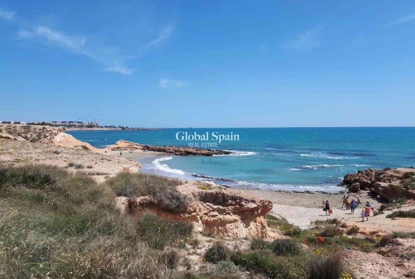 Wederverkoop - APPARTEMENT -
ORIHUELA COSTA - Costa Blanca