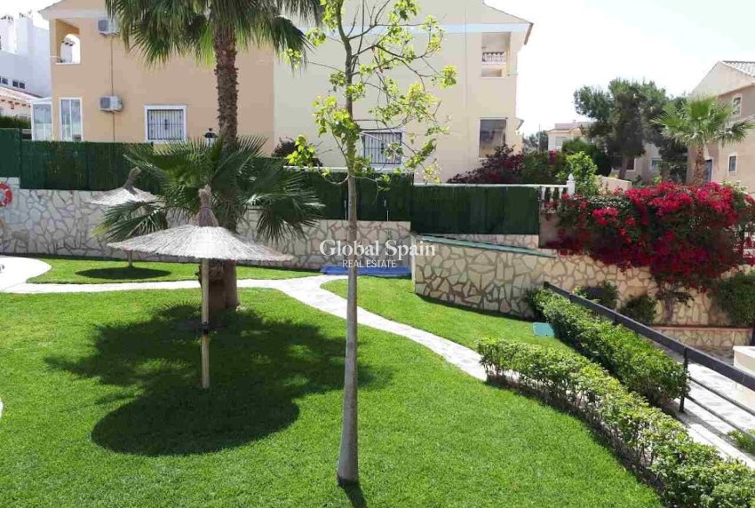 Wederverkoop - APPARTEMENT -
ORIHUELA COSTA - Costa Blanca