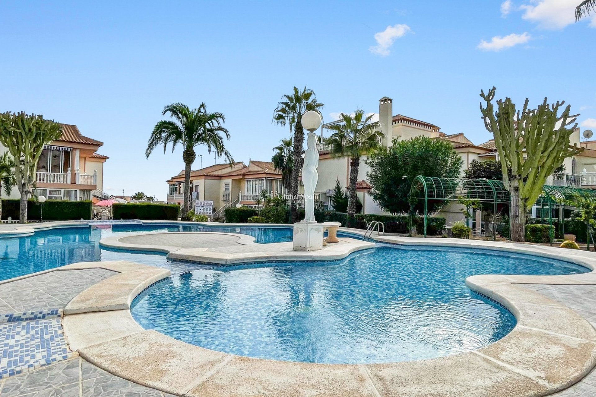 Wederverkoop - APPARTEMENT -
ORIHUELA COSTA - Costa Blanca