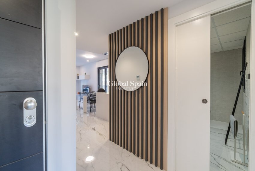 Wederverkoop - APPARTEMENT -
ORIHUELA COSTA - Costa Blanca