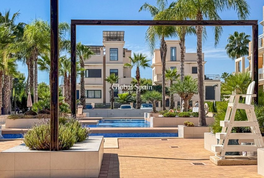Wederverkoop - APPARTEMENT -
ORIHUELA COSTA - Costa Blanca