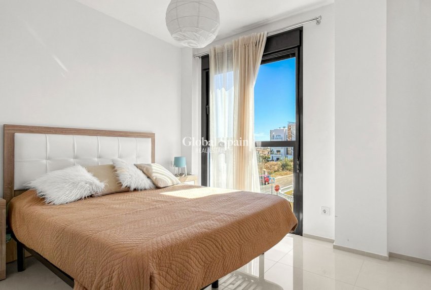 Wederverkoop - APPARTEMENT -
ORIHUELA COSTA - Costa Blanca